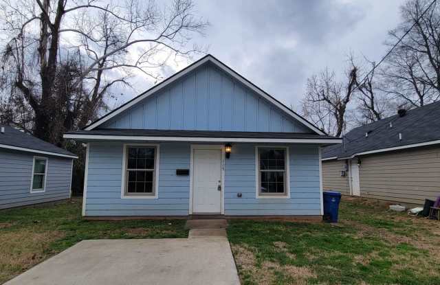Photo of Amazing 3 Bed/1 Bath, Newer Construction, near Querbes Golf Course!