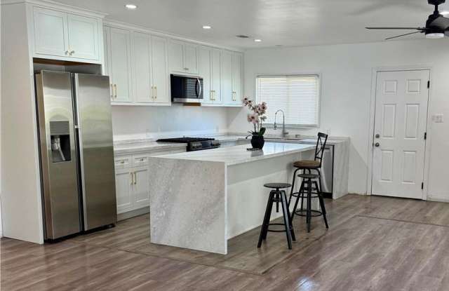 Photo of 5655 Topeka Drive