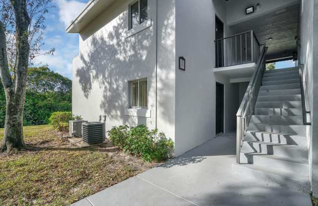 1141 Lake Victoria Drive unit: A