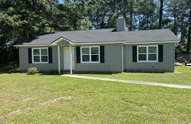 809 Robin Hood Trail