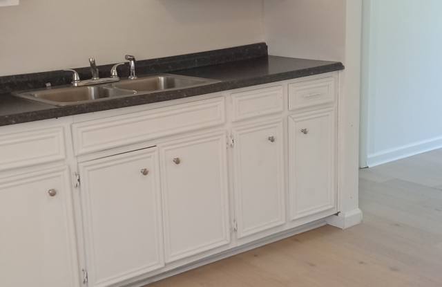 Photo of 4230 Beverly Avenue