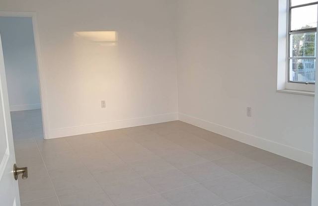 Photo of 2311 NW  14th St