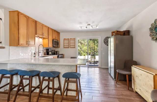 Furnished or Unfurnished House in NE Boulder ~ Cul-De-Sac living!