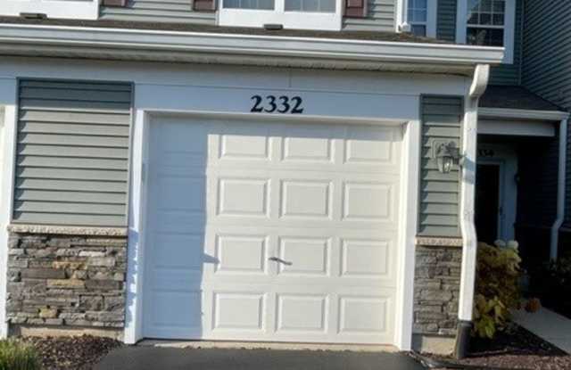 Photo of beautiful 2 bed 2.5 Bath spacious town home