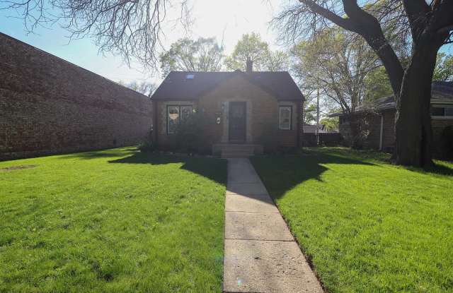 Photo of 5651 N Green Bay Ave