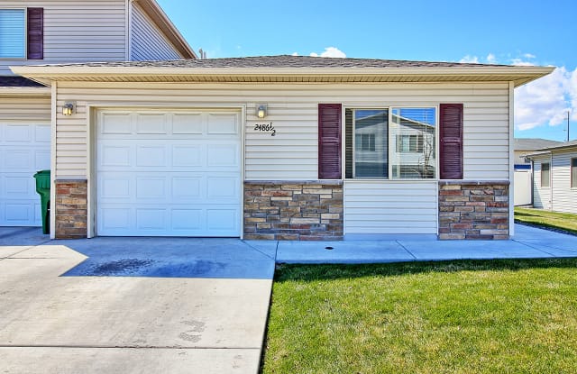 2486 1/2 Brookwillow Loop - 2486 1/2 Brookwillow Loop, Grand Junction, CO 81505