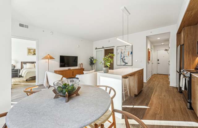 4909 Auburn