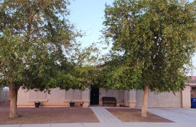 4 bedroom, 2 bath in Ocotillo subdivision