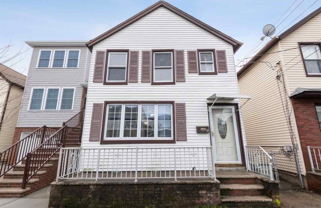 14 SILVER ST - 14 Silver Street, Bayonne, NJ 07002