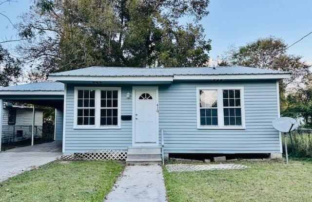 419 E Leonard Street