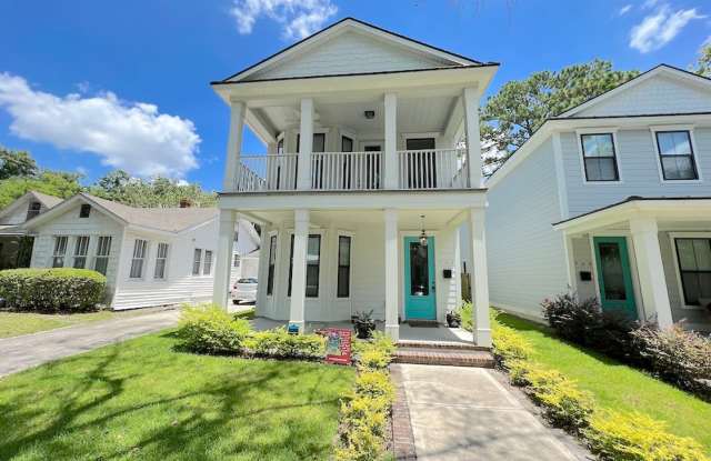 3 BED | 2.5 BATH | CLOSE TO DOWNTOWN - 766 East Park Avenue, Savannah, GA 31401