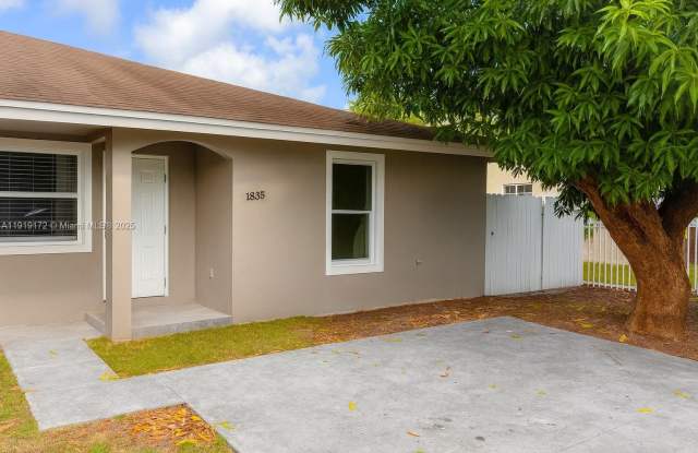 Photo of 1835 NW 94th St