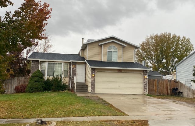 5922 S Woodview Dr - 5922 Woodview Drive, Kearns, UT 84118