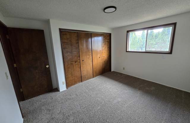 1030 North Douglas Avenue