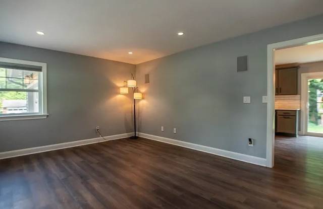 216 West Glenridge Road