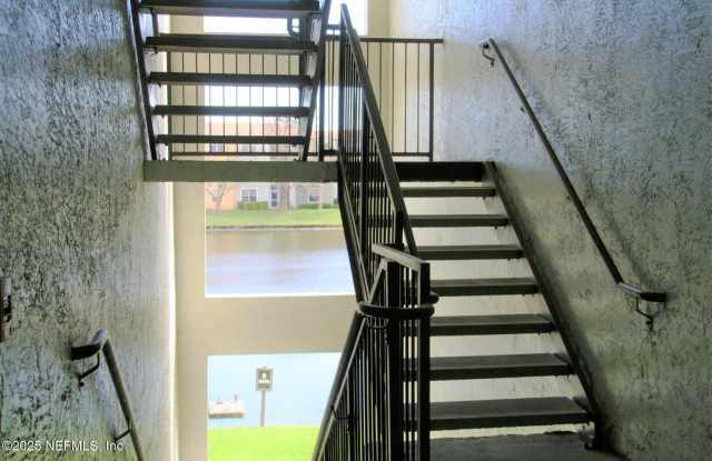 4035 GRANDE VISTA Boulevard unit: 203