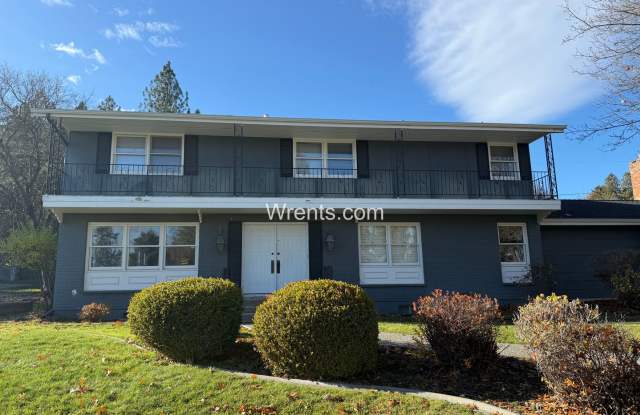 Photo of Spacious 6-Bedroom Home with Pool  Multiple Fireplaces – Great Northside Location!