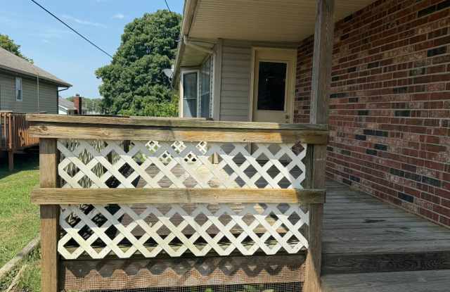 DUPLEX! 2 Bedroom 2 bathroom!