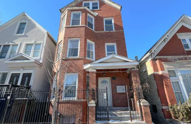 2442 N Ashland Avenue unit: 1