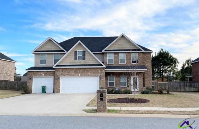 405 Red Hawk Pointe