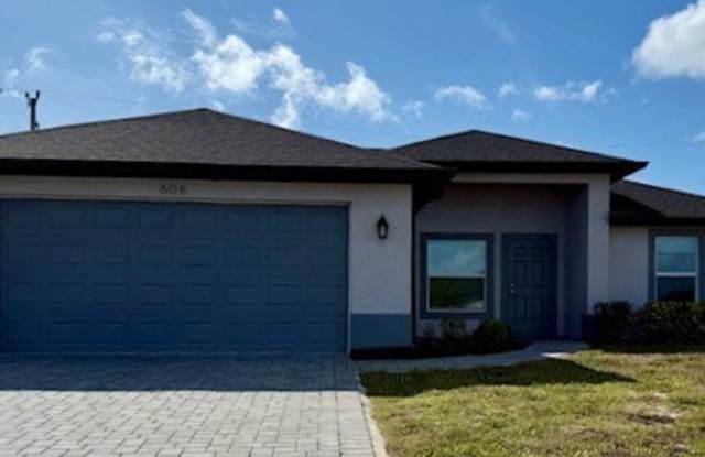 Photo of 606 NE 16th Terrace