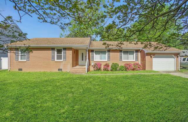 1207 Dewberry Lane