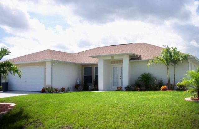 3319 29th St SW - 3319 29th Street Southwest, Lehigh Acres, FL 33976