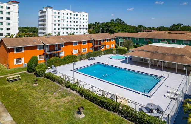 Excellent 1 Bed / 1 Bath located on Weatherly Condo at Central Park, Orlando