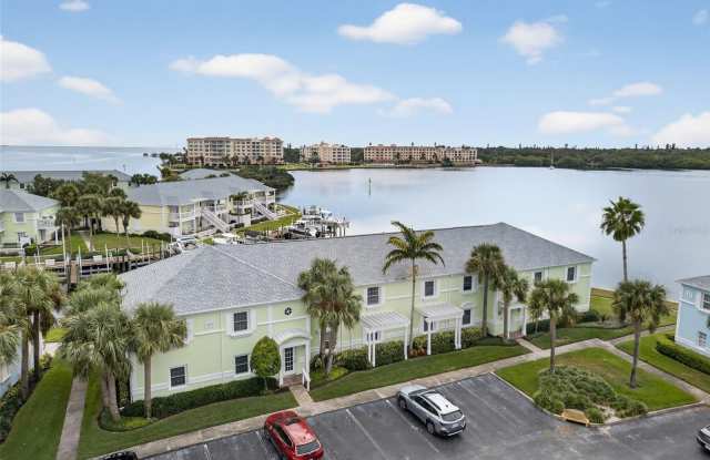 5153 SALMON DRIVE SE