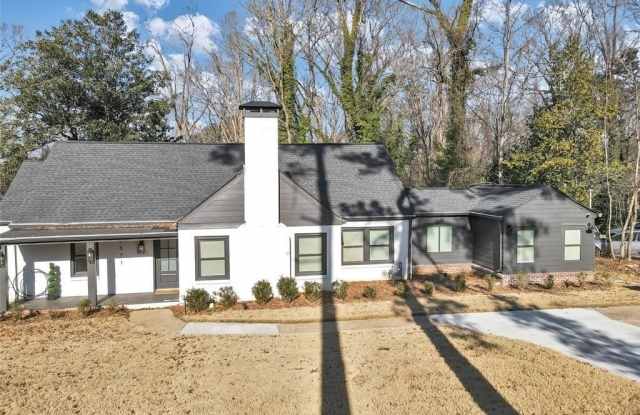 1571 Boulevard Lorraine SW