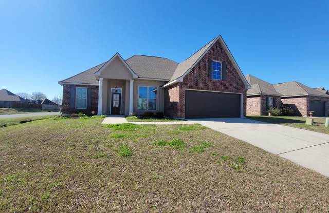 3 Bed 2 Bath Rental - 101 Green Mountain Ridge Street, Youngsville, LA 70592