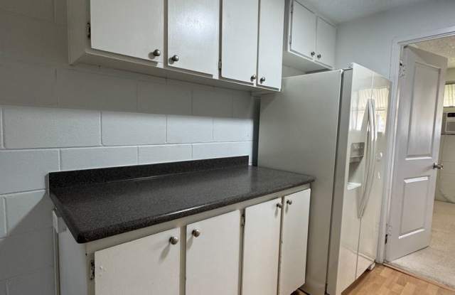 1 Bed 1 Bath with parking near Diamond Head