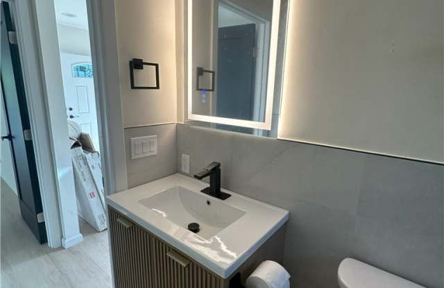 15733 Victory Boulevard