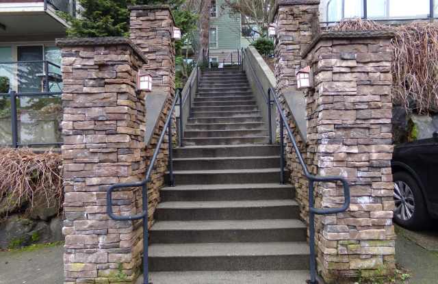 3204 81st Pl Se