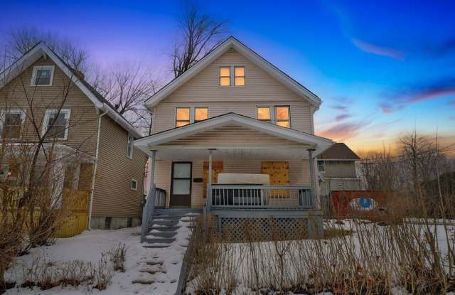 Charming 3BR House in Cleveland