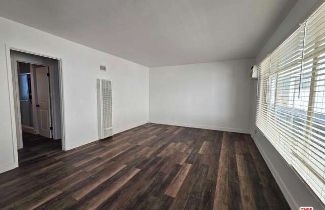 920 Westbourne Dr unit: 10