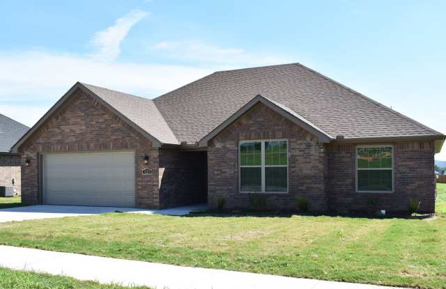 Photo of 3 bedroom 2 bathroom home in Prairie Grove!