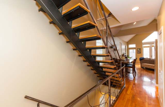 928 North Wood Street