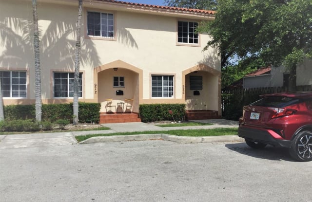 976 N 18 Court - 976 N 18 Ct, Hollywood, FL 33020