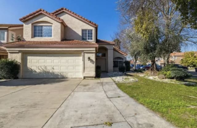 3925 Warmerdam Ln - 3925 Warmerdam Lane, Modesto, CA 95356