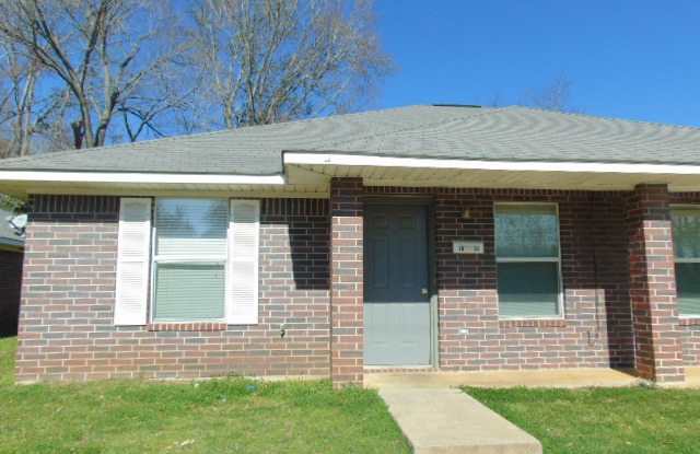 1036 San Saba St