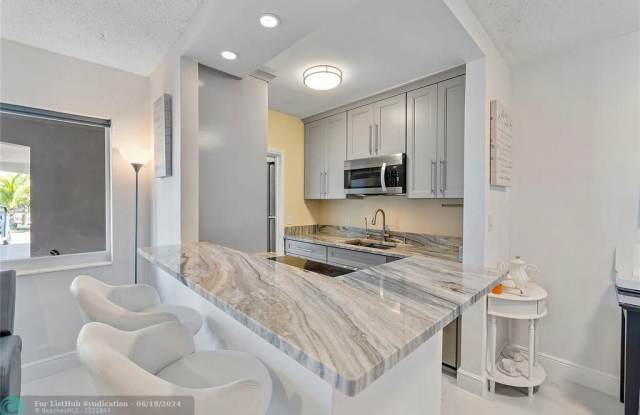 3232 Canal Dr