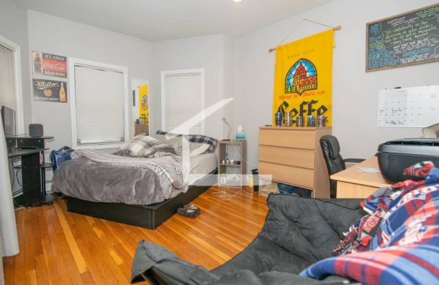 4 bed in Allston