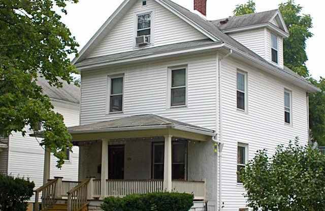 Photo of 224 S. Barnard