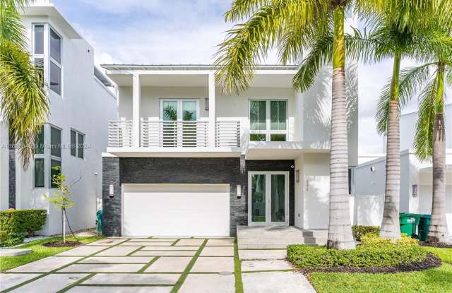 8275 NW 33rd Ter