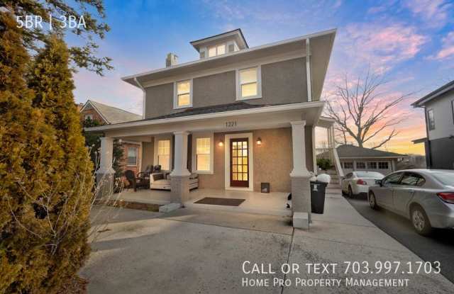1221 N Utah St