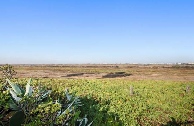 Photo of Available Now! Spacious 3BR, 2BA, 1,76sq.ft. 2 car garage.