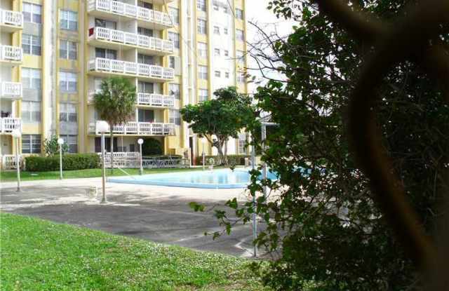 15600 Northwest 7th Avenue - 1unit 507
