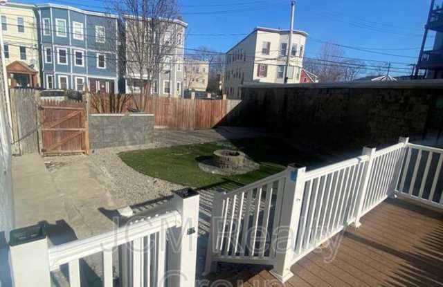 21 Marshfield Street