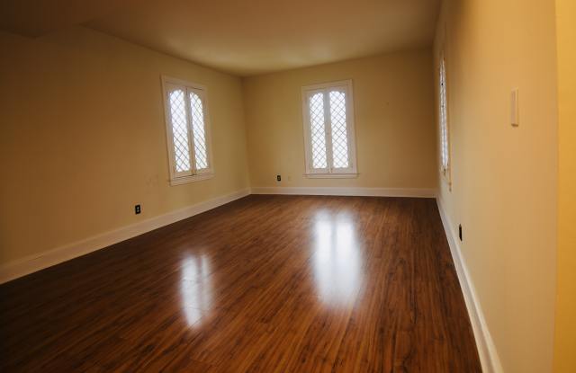 1306 Delaware Ave